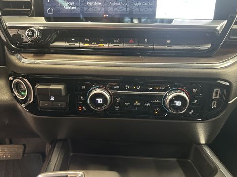 Used 2024 GMC Sierra 1500 SLT w/ SLT Premium Plus Package image 33