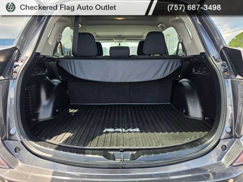 Used 2016 Toyota RAV4 XLE AWD/4WD image 16