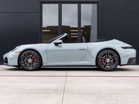 New 2026 Porsche 911 Carrera 4S image 2