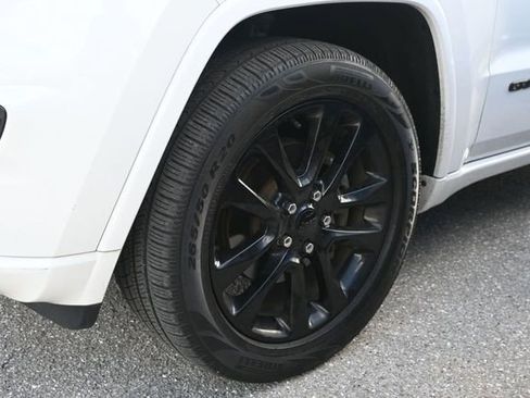 Used 2019 Jeep Grand Cherokee Altitude AWD/4WD image 7