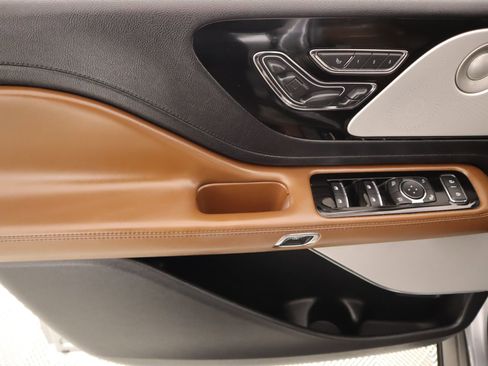 Used 2021 Lincoln Aviator Reserve w/ Equipment Group 201A AWD/4WD image 18
