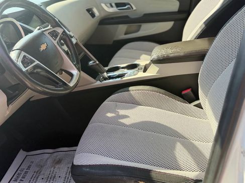 Used 2017 Chevrolet Equinox LT w/ Convenience Package FWD image 18