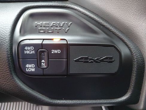 Used 2020 RAM 2500 Big Horn w/ Level 2 Equipment Group AWD/4WD image 16