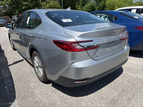 Used 2025 Toyota Camry LE image 4