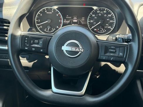 Used 2024 Nissan Rogue S FWD image 25
