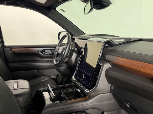 Used 2025 GMC Yukon Denali image 33