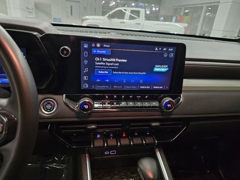 Used 2023 Chevrolet Colorado LT w/ LT Convenience Package II image 21