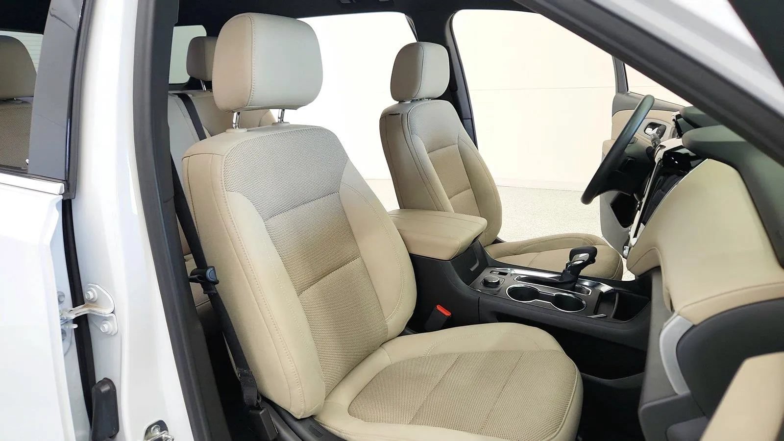 Used 2023 Chevrolet Traverse LS w/ Safety Package AWD/4WD image 39