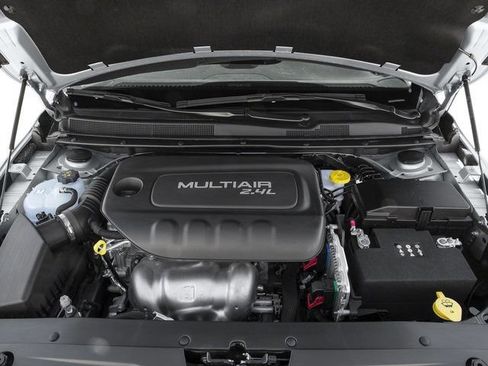Used 2016 Chrysler 200 Limited FWD image 16