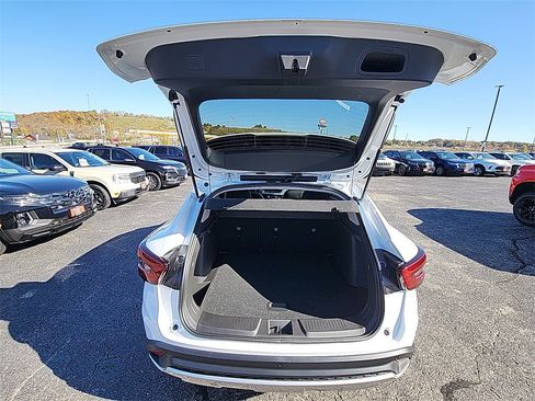 New 2026 Chevrolet Trax LT w/ Driver Confidence Package image 31