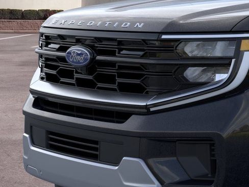 New 2026 Ford Expedition Max Platinum w/ Driver's Package AWD/4WD image 17