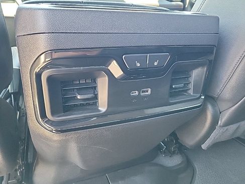 Used 2025 GMC Sierra 1500 AT4 w/ Technology Package AWD/4WD image 17