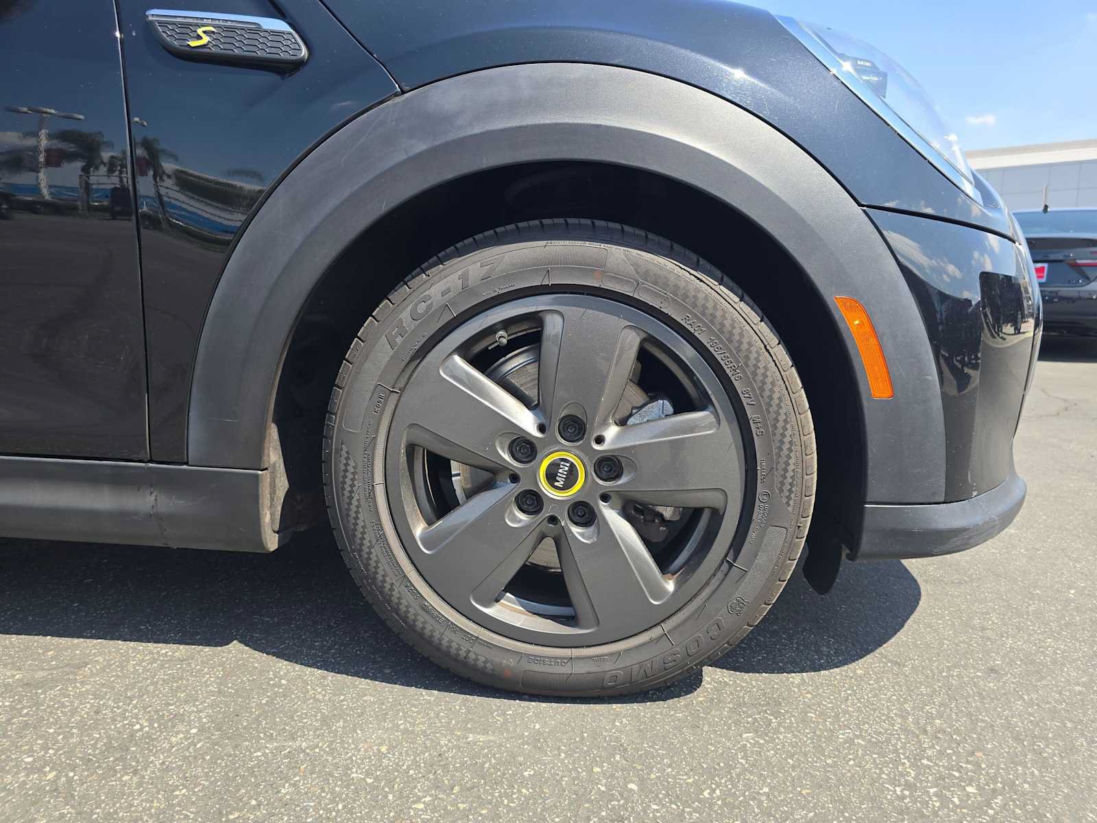 Used 2024 MINI Cooper SE FWD image 9