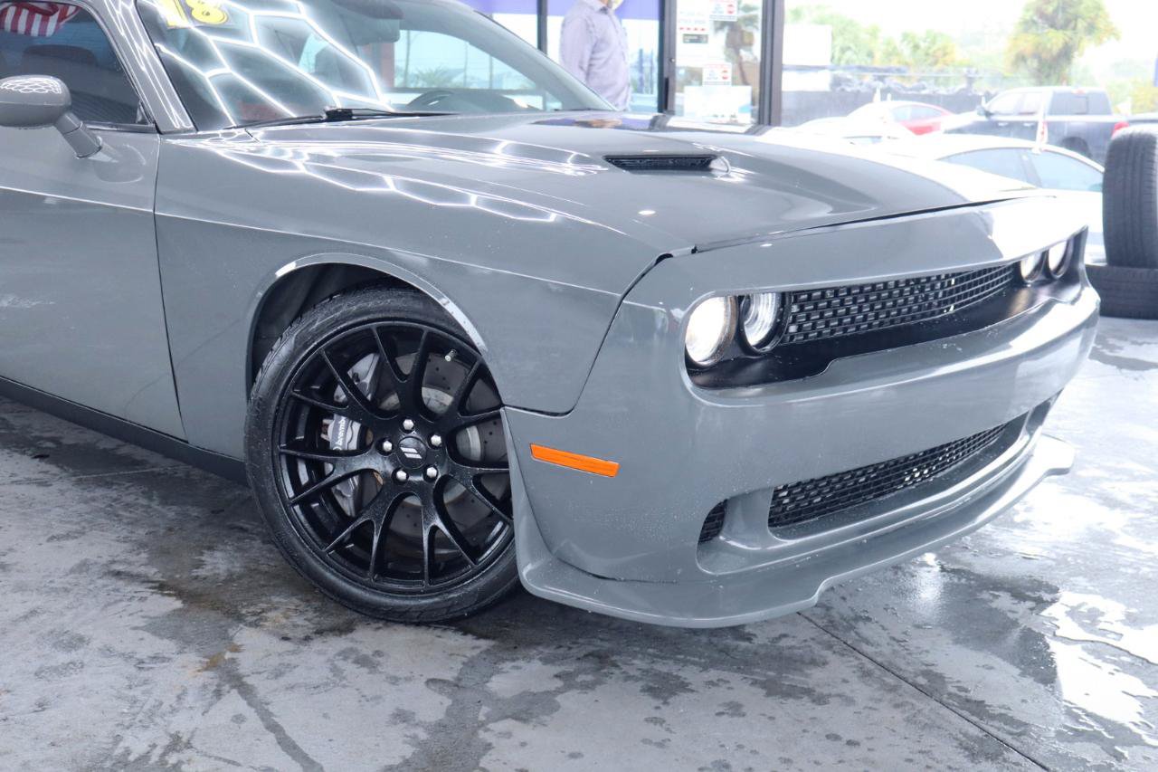 Used 2018 Dodge Challenger R/T Scat Pack w/ Dynamics Package RWD image 2