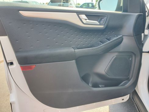 Used 2020 Ford Escape SE FWD image 10