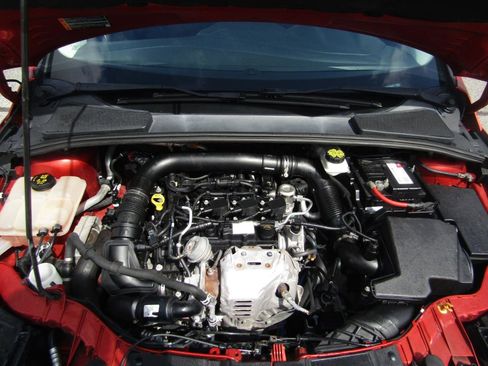 Used 2018 Ford Focus SE FWD image 25