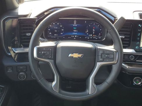 Used 2024 Chevrolet Silverado 1500 LT image 24