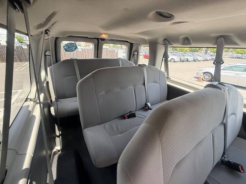Used 2011 Ford E-350 and Econoline 350 XLT RWD image 17