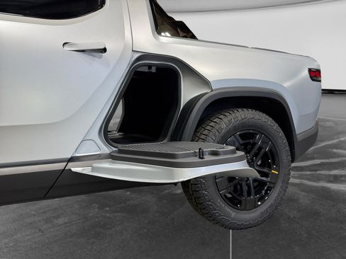 Used 2024 Rivian R1T Adventure AWD/4WD image 28