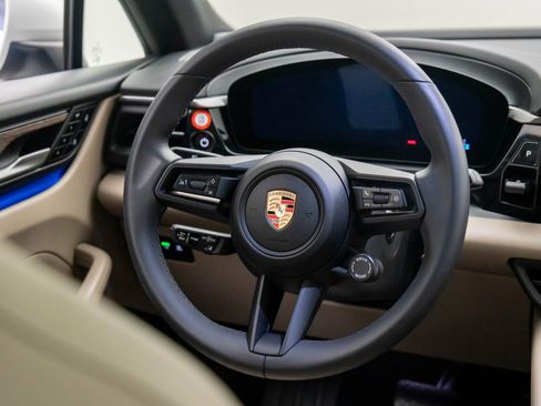 Certified 2025 Porsche Macan Electric image 12