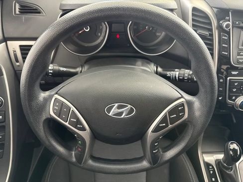 Used 2016 Hyundai Elantra GT FWD image 26
