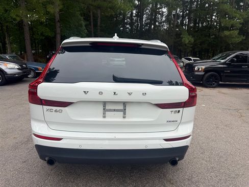Used 2021 Volvo XC60 T5 Momentum w/ Premium Package AWD/4WD image 7