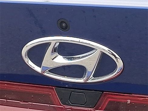 Certified 2022 Hyundai Elantra Limited image 29