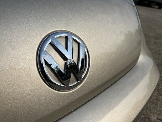 Used 2016 Volkswagen Beetle 1.8T S FWD image 30