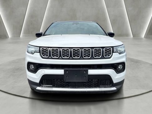 Used 2025 Jeep Compass Limited AWD/4WD image 2