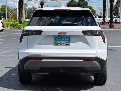 New 2026 Chevrolet Equinox LT w/ Safety and Technology Package FWD image 4