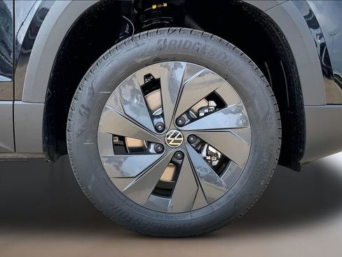 New 2026 Volkswagen Taos S FWD image 13