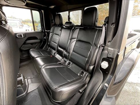 Used 2021 Jeep Gladiator Overland w/ Popular Equipment Package image 18