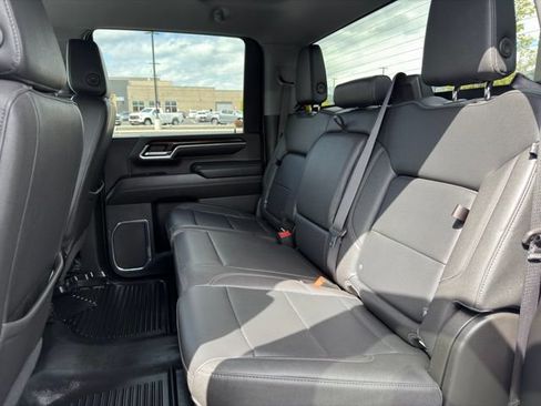 Used 2024 GMC Sierra 3500 SLT w/ X31 Off-Road Package AWD/4WD image 24