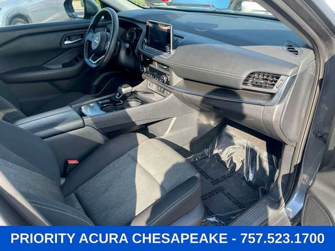 Used 2024 Nissan Rogue SV FWD image 24