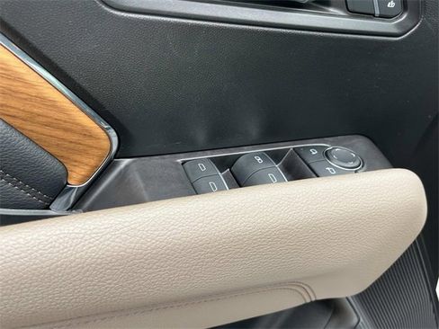 Used 2024 GMC Canyon Denali image 23