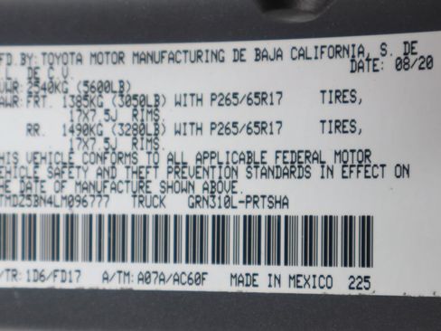 Used 2020 Toyota Tacoma TRD Sport w/ Technology Package AWD/4WD image 48