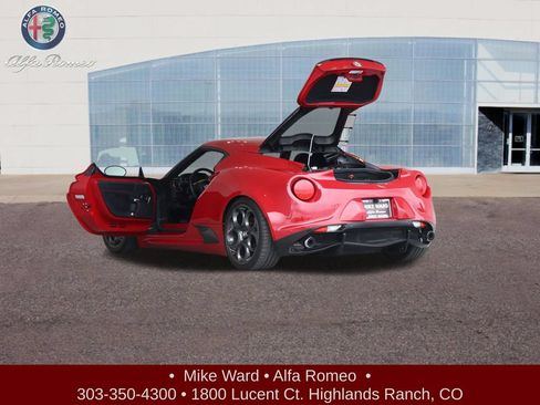 Used 2015 Alfa Romeo 4C Launch Edition w/ Convenience Group RWD image 4