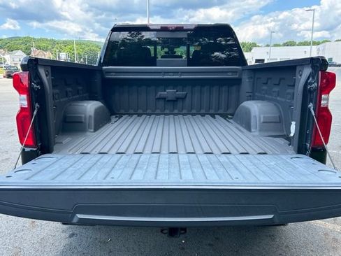 Used 2020 Chevrolet Silverado 1500 LTZ w/ LTZ Premium Package AWD/4WD image 14