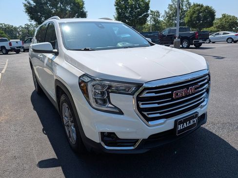 Used 2023 GMC Terrain SLT AWD/4WD image 3