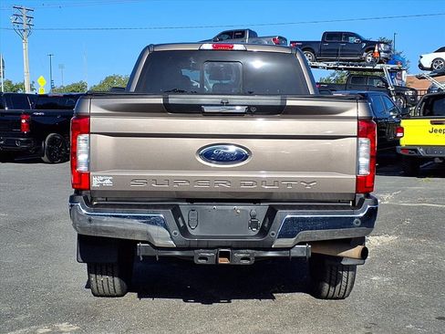 Used 2019 Ford F250 Lariat w/ Lariat Value Package image 6