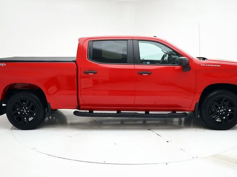 Used 2023 Chevrolet Silverado 1500 Custom image 3