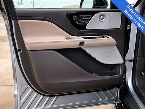 Used 2022 Lincoln Aviator Reserve w/ Equipment Group 201A image 23