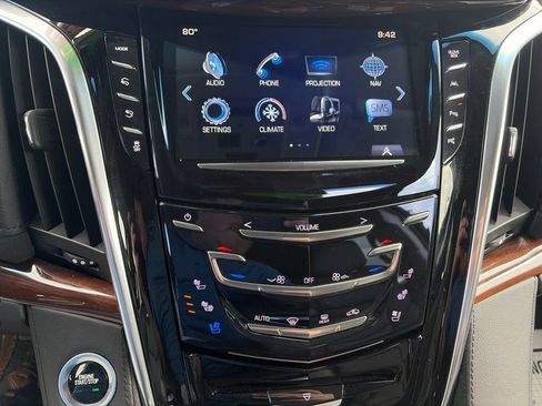 Used 2019 Cadillac Escalade Premium Luxury AWD/4WD image 14