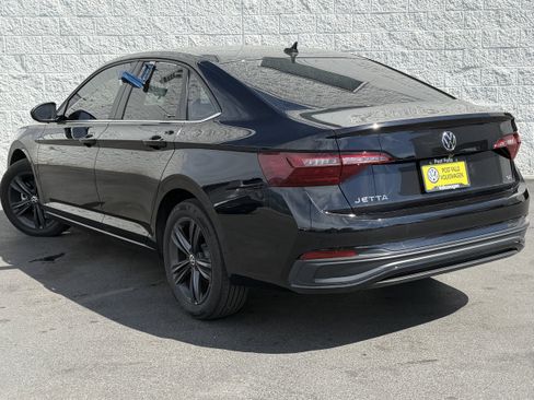 Used 2022 Volkswagen Jetta SE FWD image 6
