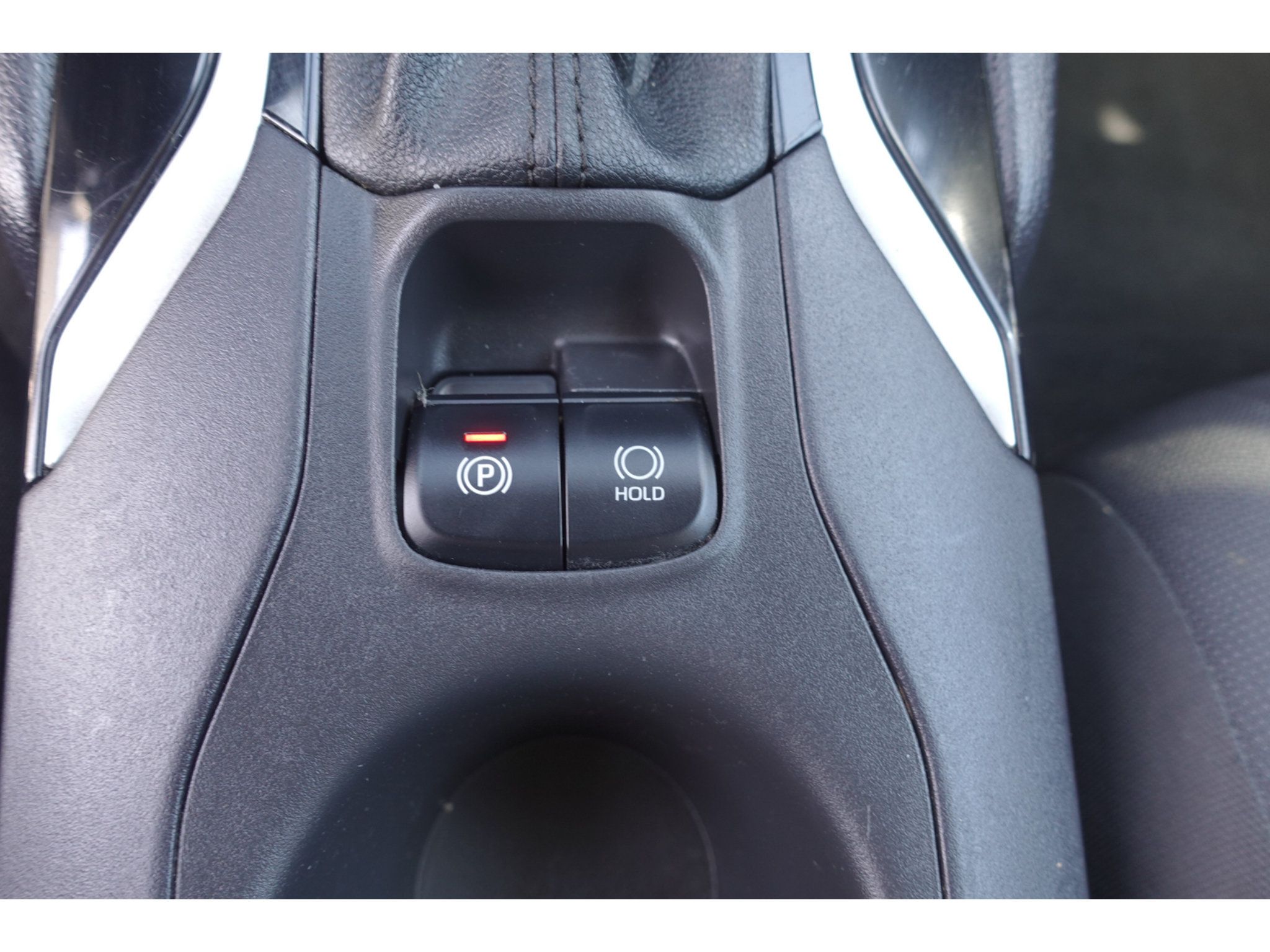 Used 2022 Toyota Corolla Cross LE AWD/4WD image 19
