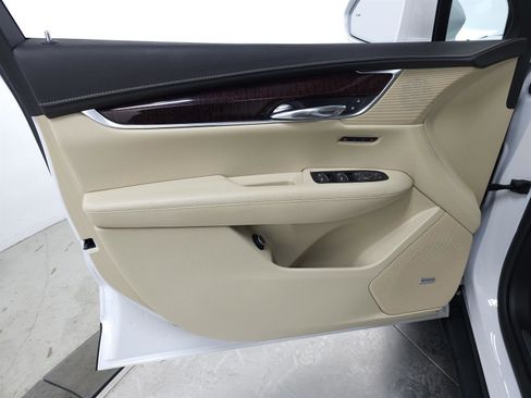 Used 2017 Cadillac XT5 Premium Luxury w/ LPO, Wheel Lock Package image 14