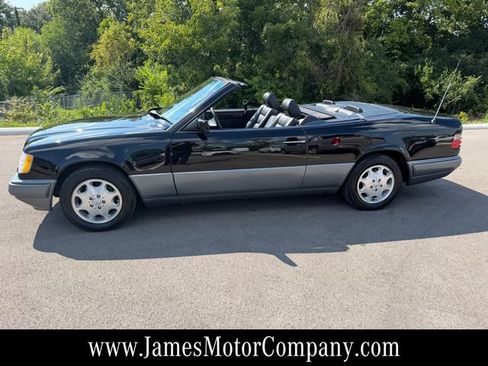 Used 1995 Mercedes-Benz E 320 Convertible image 18