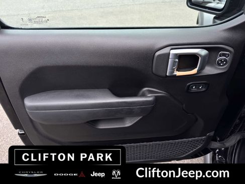 Certified 2024 Jeep Wrangler Willys image 12