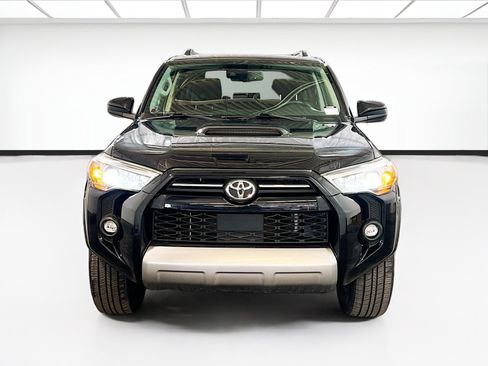 Used 2022 Toyota 4Runner TRD Off-Road AWD/4WD image 2