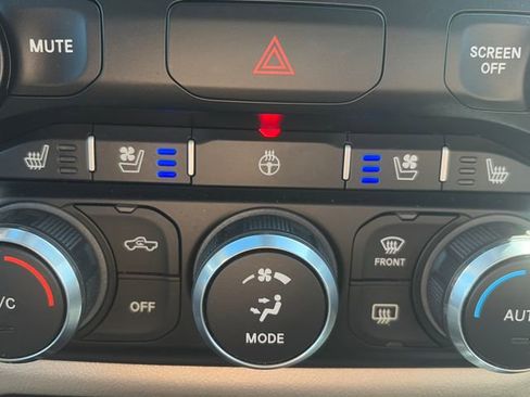 Used 2020 RAM 1500 Laramie AWD/4WD image 48